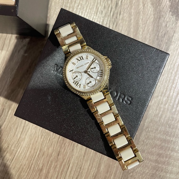 MICHAEL KORS Diamond watch - Picture 6 of 9